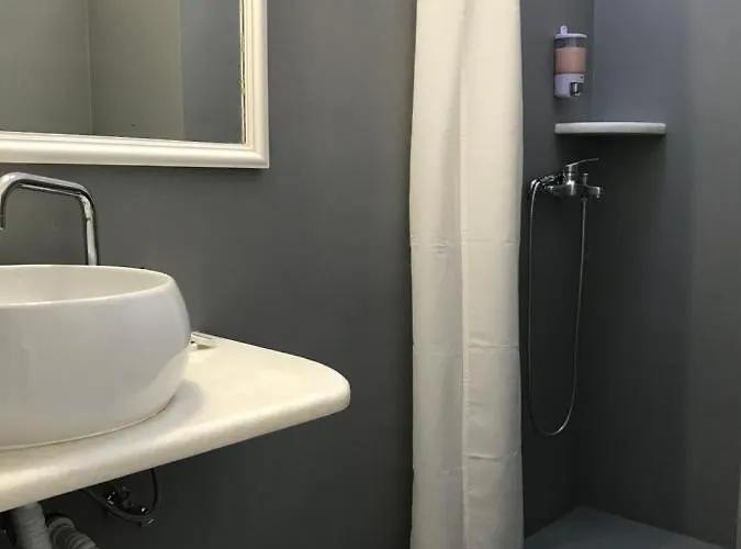 Anezina Ξενοδοχείο 2*